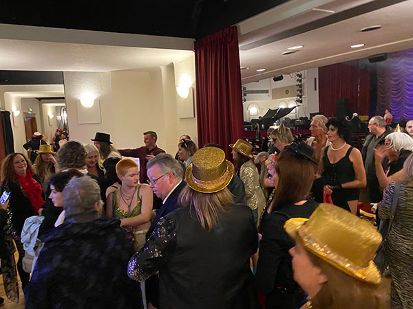 Image Copyright Holly S / TimeWarp - Click to return