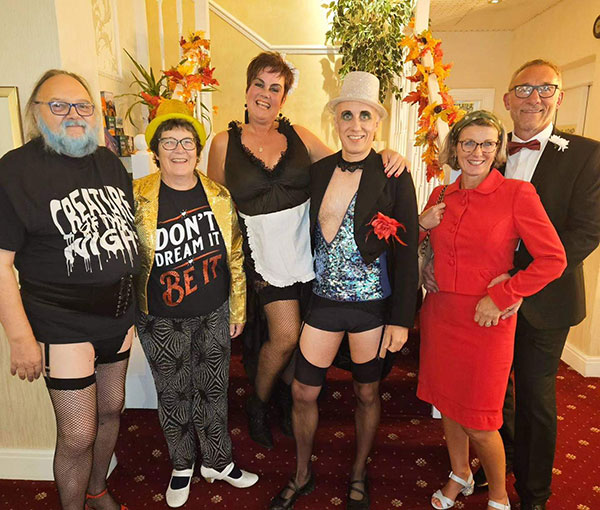 Image Copyright Lesley & Glenn / TimeWarp - Click to return