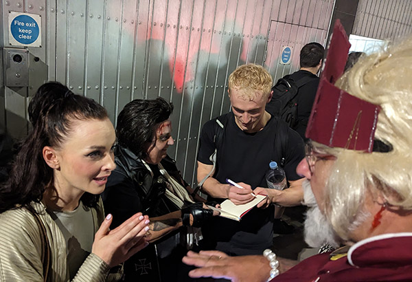 Image Copyright Shaun & Sue / TimeWarp - Click to return