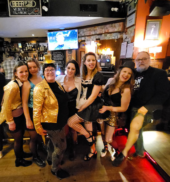 Image Copyright Lesley & Glenn / TimeWarp - Click to return