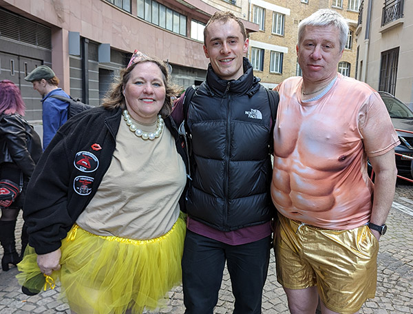 Image Copyright Shaun & Sue / TimeWarp - Click to return