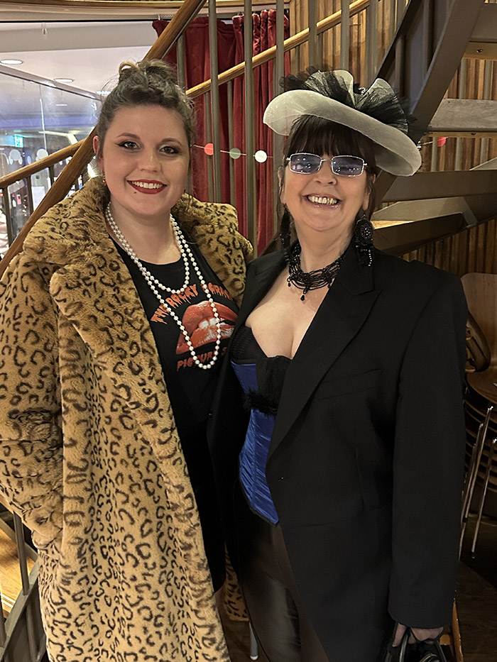 Image Copyright Pat H / TimeWarp - Click to return